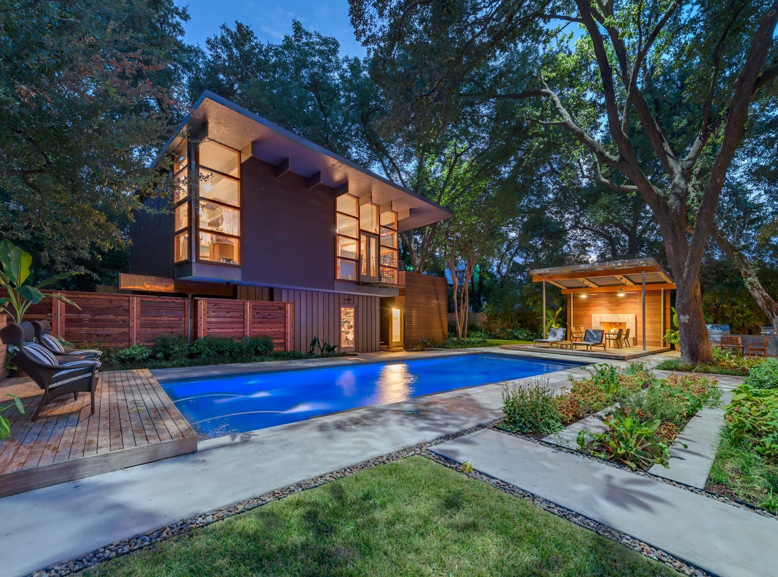 custom pools and landscaping in highland park