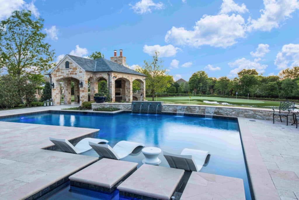 Modern Dallas pool design - Harold Leidner Landscape Architects