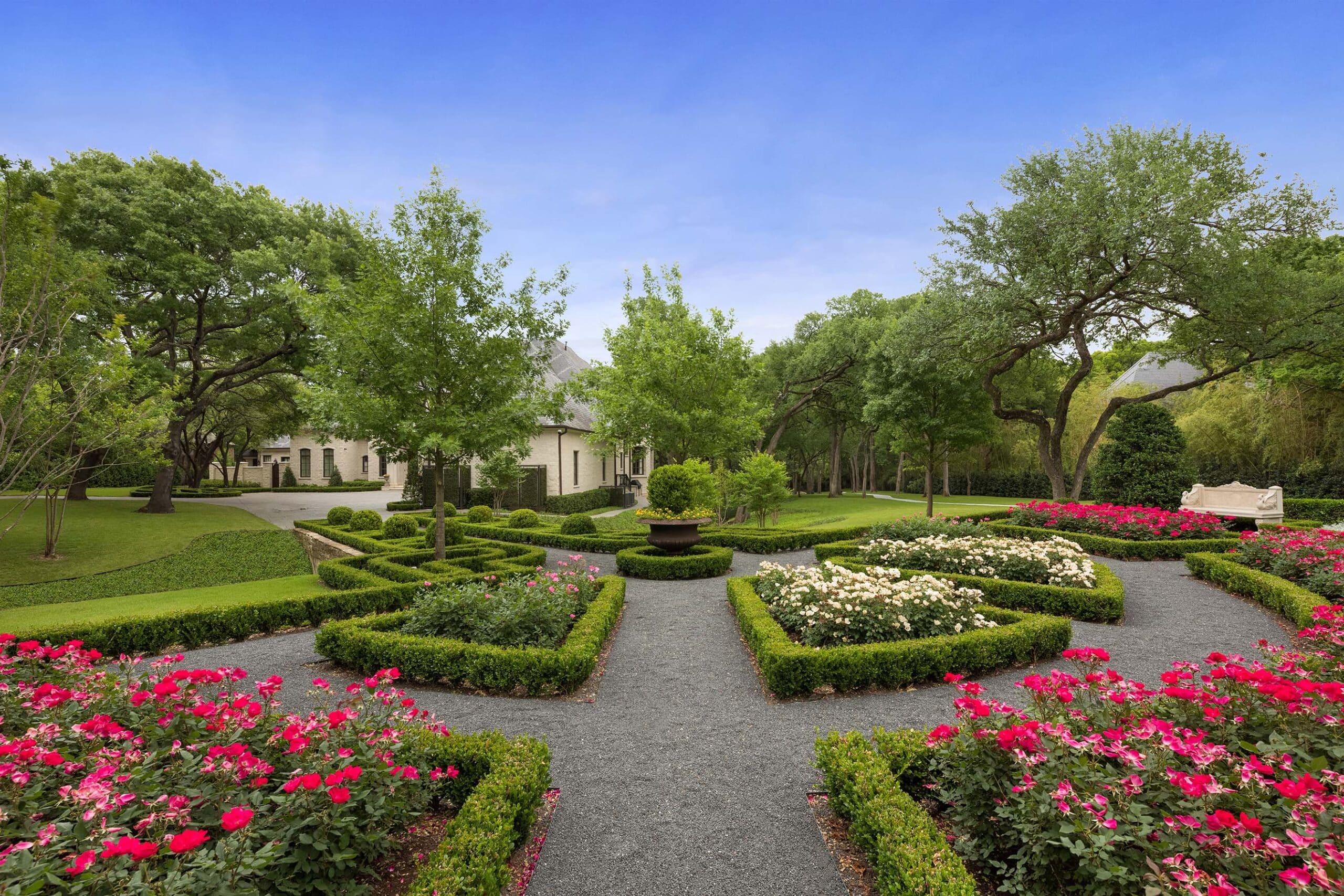Dallas Sculpture Garden - Harold Leidner Landscape Architects