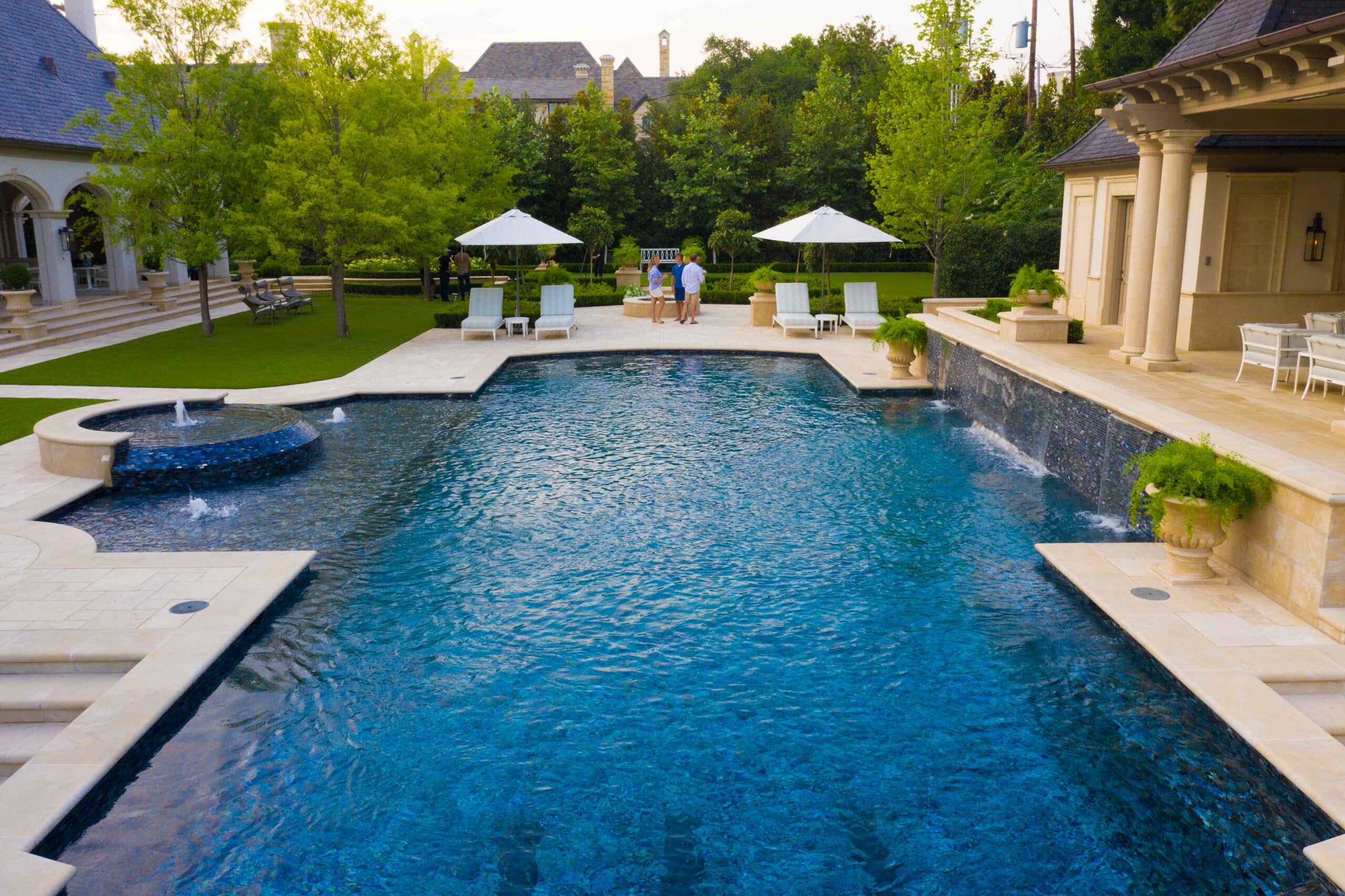 Preston hollow custom pool structure - Harold Leidner Landscape Architects