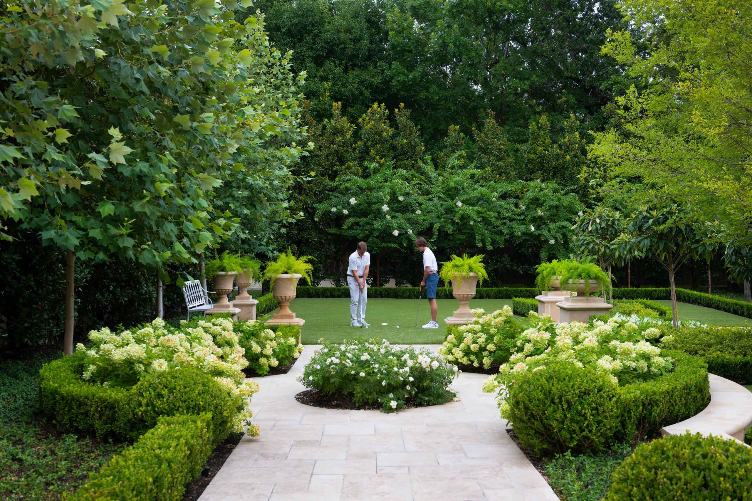 Preston Hollow Custom Garden Designs - Harold Leidner Landscape Architects