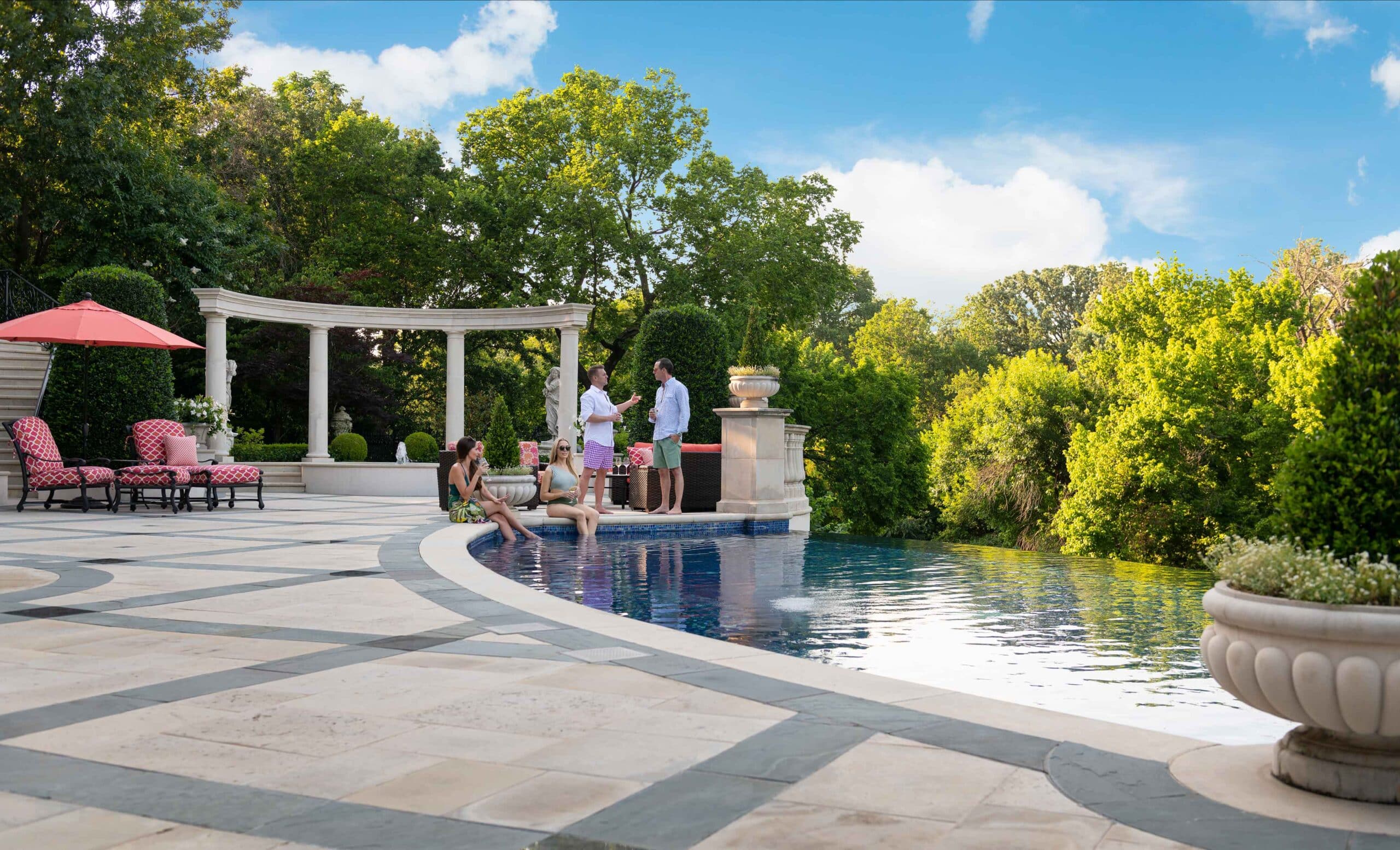 Braewood place pool design - Harold Leidner Landscape Architects
