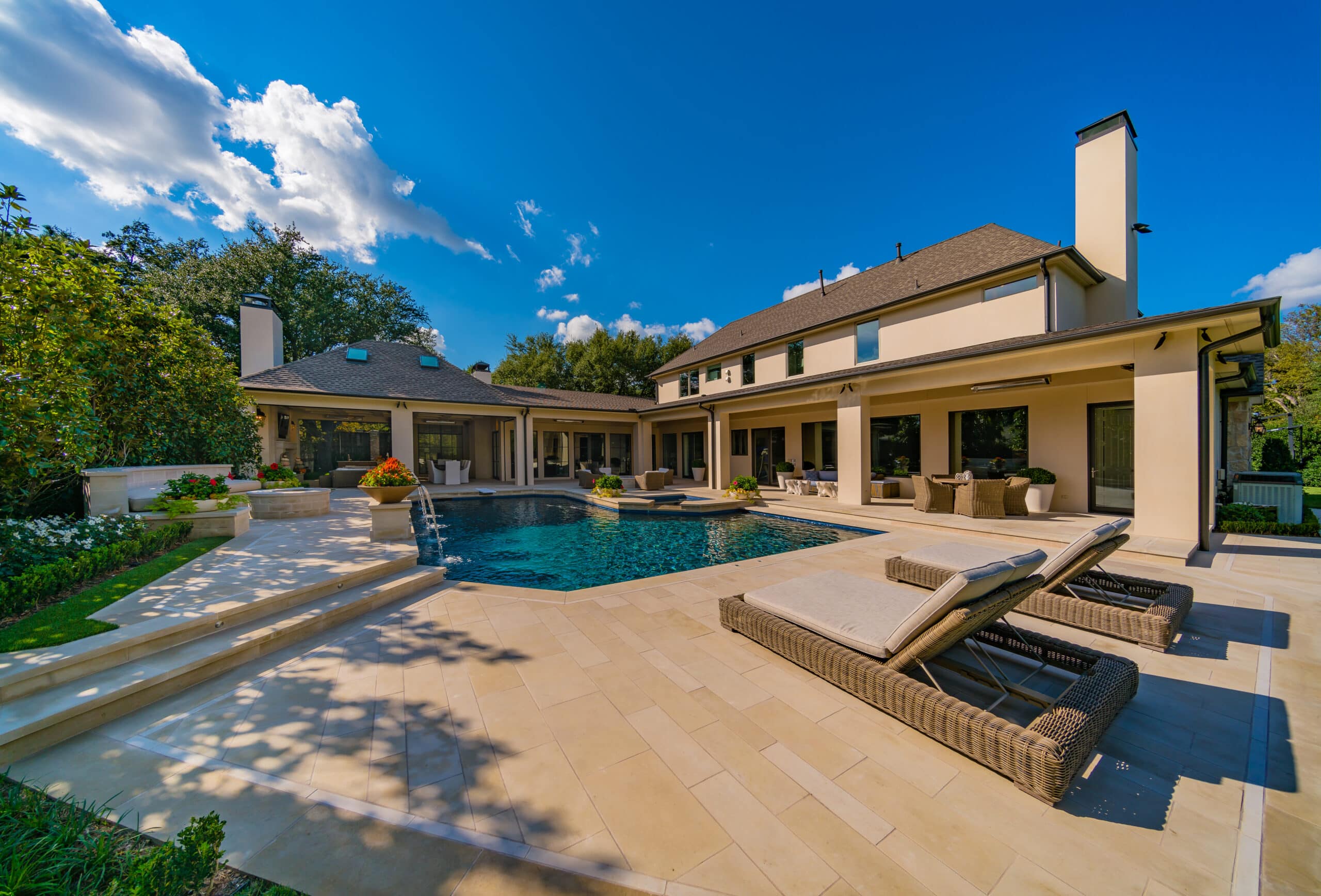 Custom pool and landscape architects in dallas