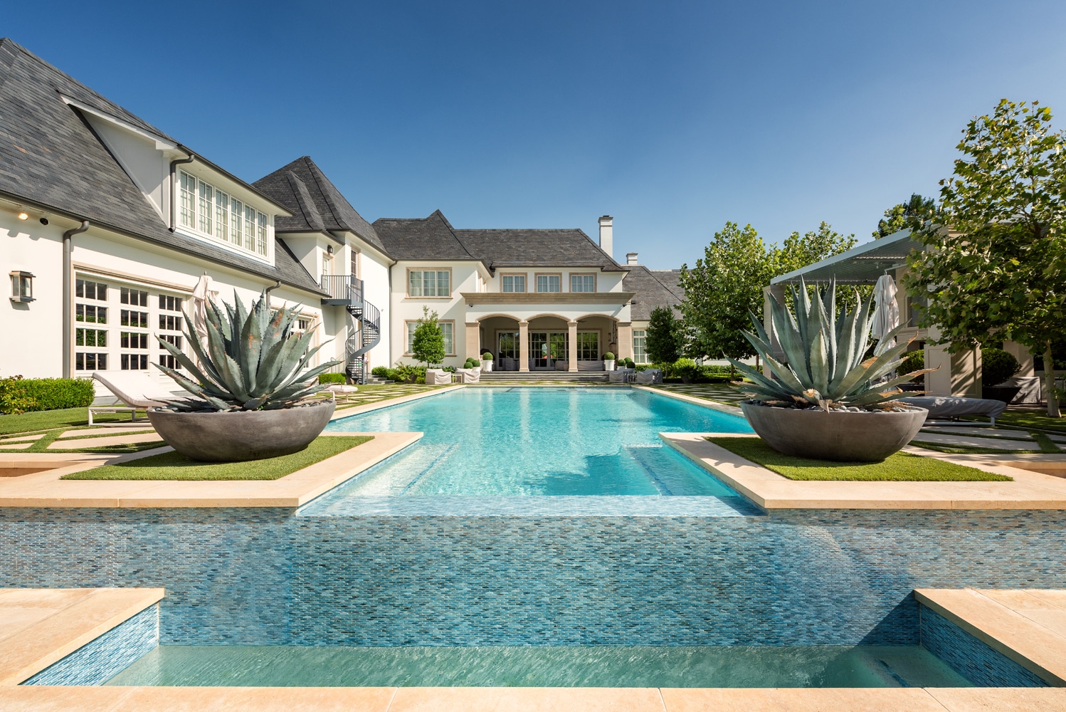 preston hollow custom pools and water features