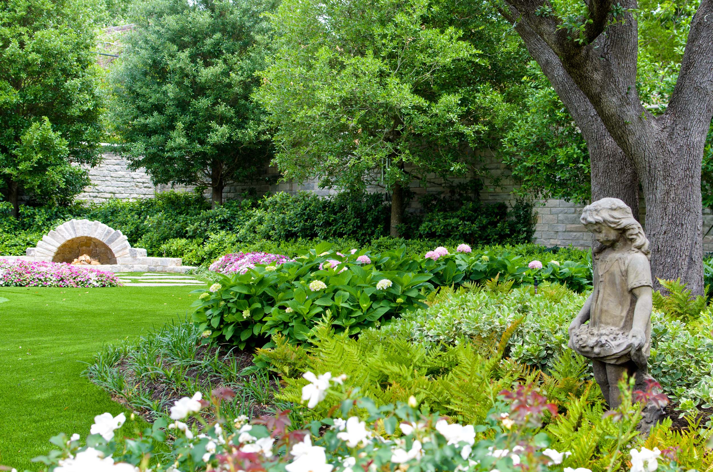Dallas Modern Garden Designer - Harold Leidner Landscape Architects
