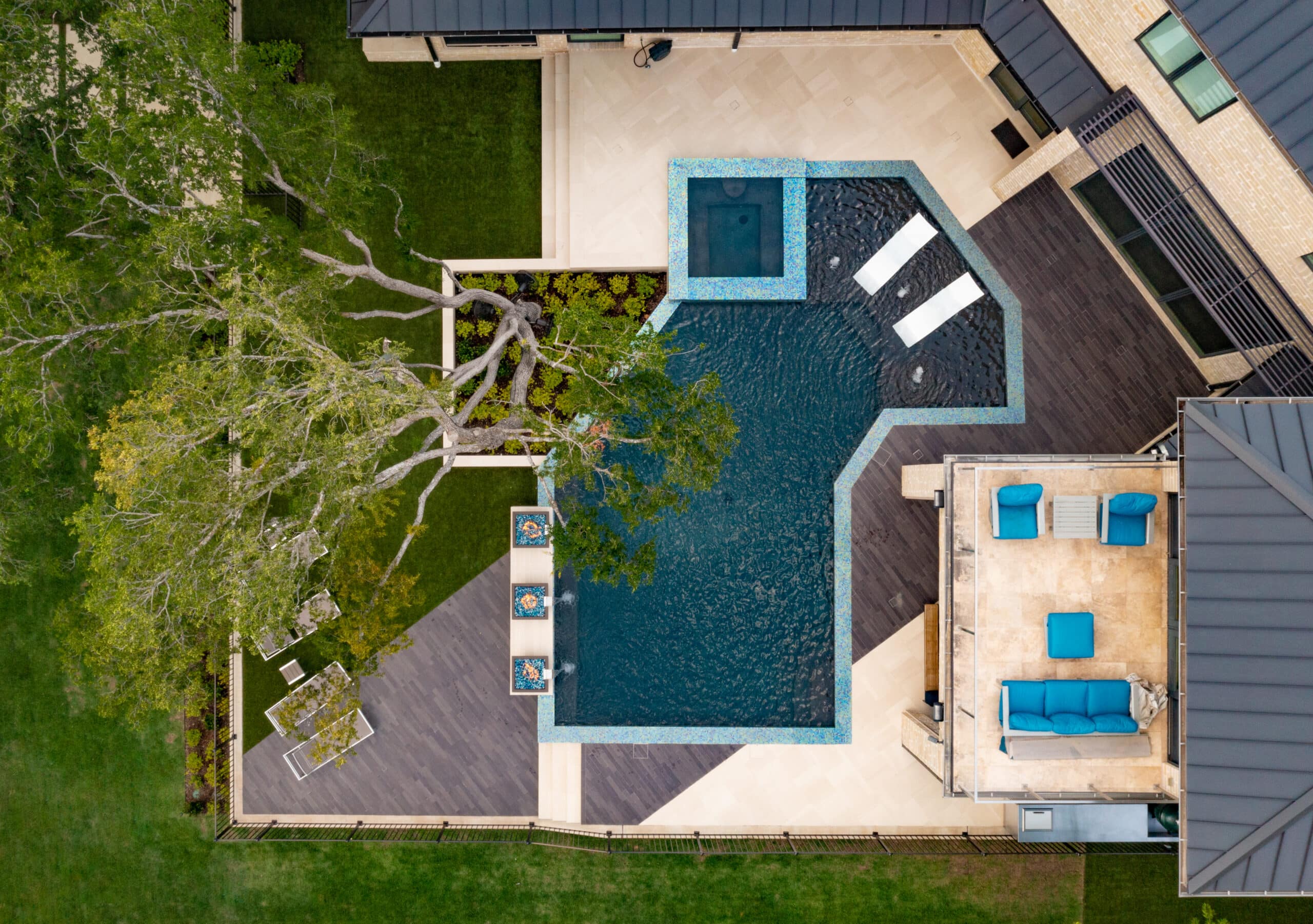 Clear Lake Circle Pool Design - Harold Leidner Landscape Architects