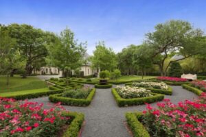 Dallas Garden Designer - Harold Leidner Landscape Architects