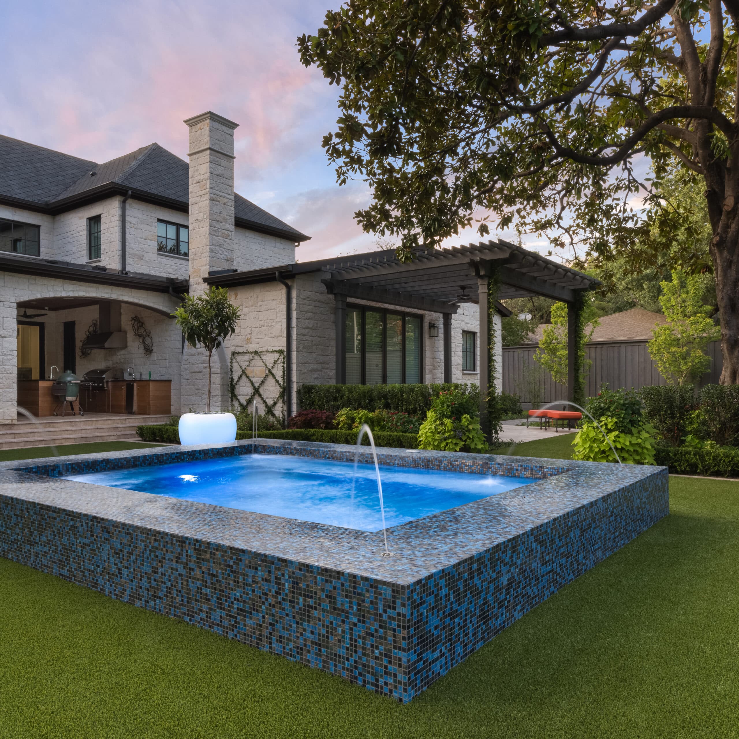 Modern pool in dallas landscape architecture