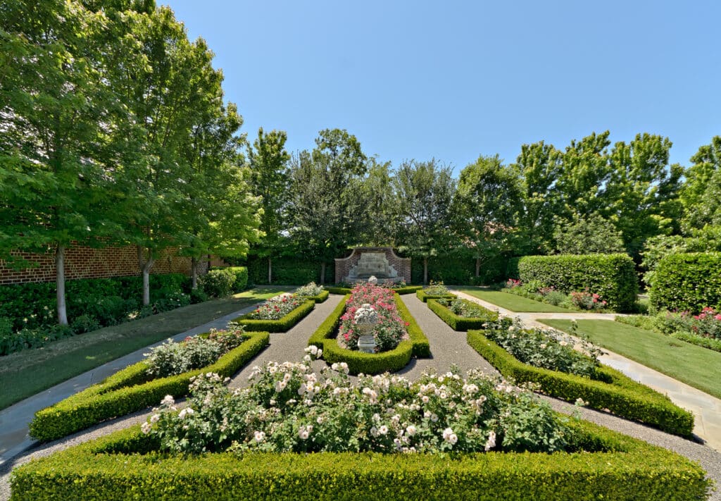 Classic Garden Design - Harold Leidner Landscape Architects