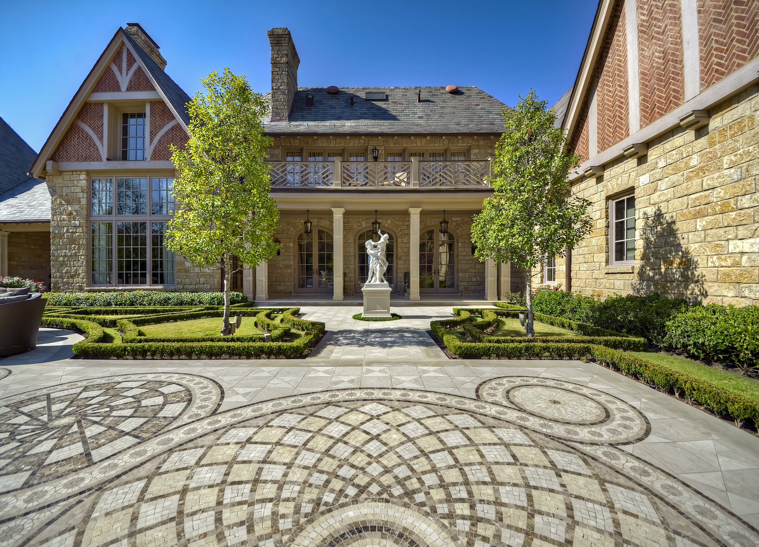 custom exterior design for fine homes in dallas by harold leidner landscape architects