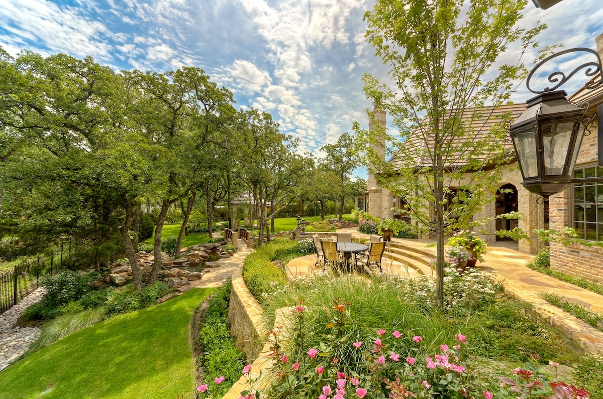 Fort Worth Retaining Walls Installation - Harold Leidner Landscape Architects
