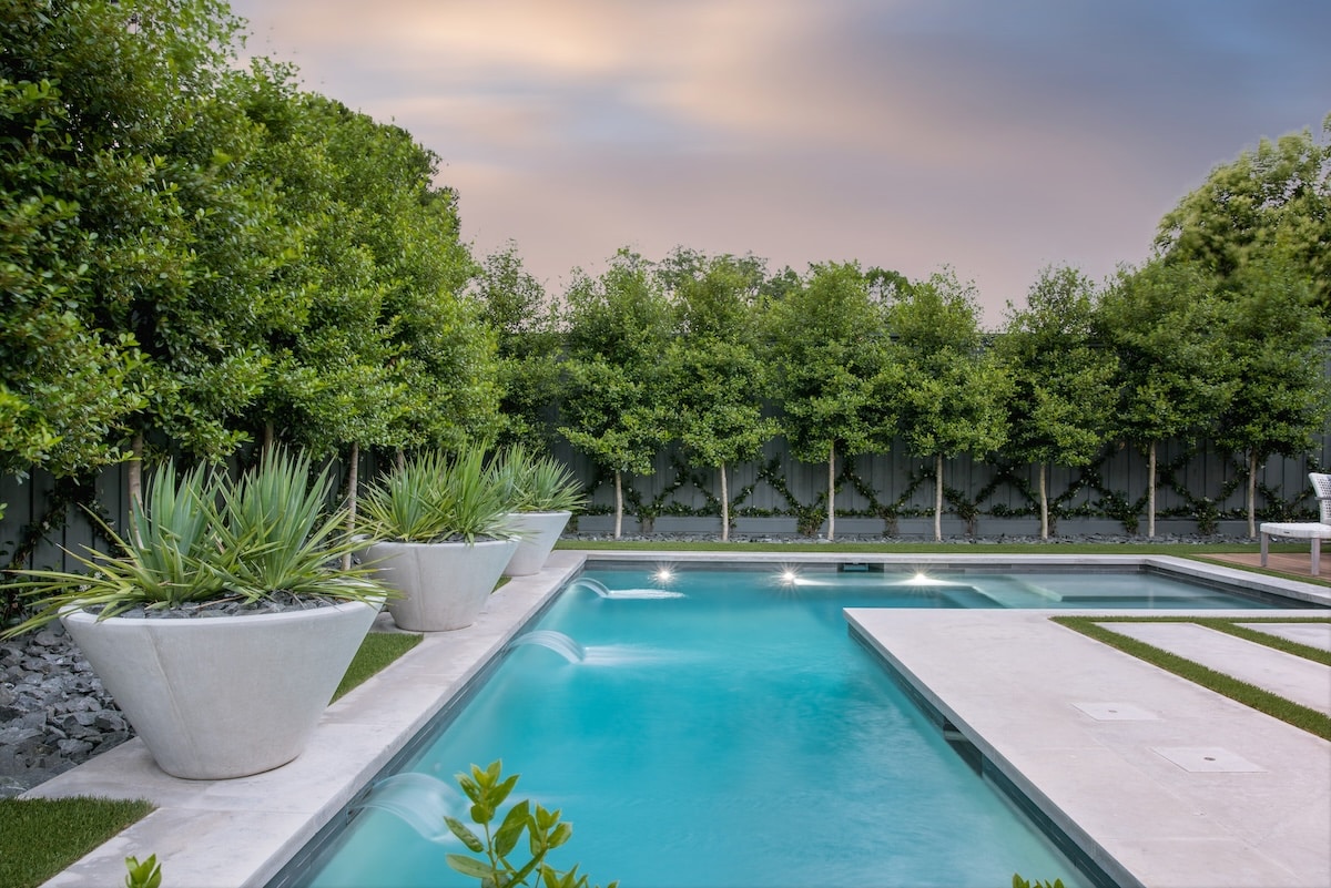 university park pool builder