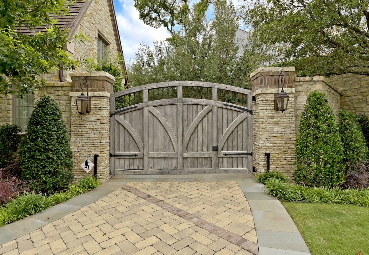 custom gate design dallas