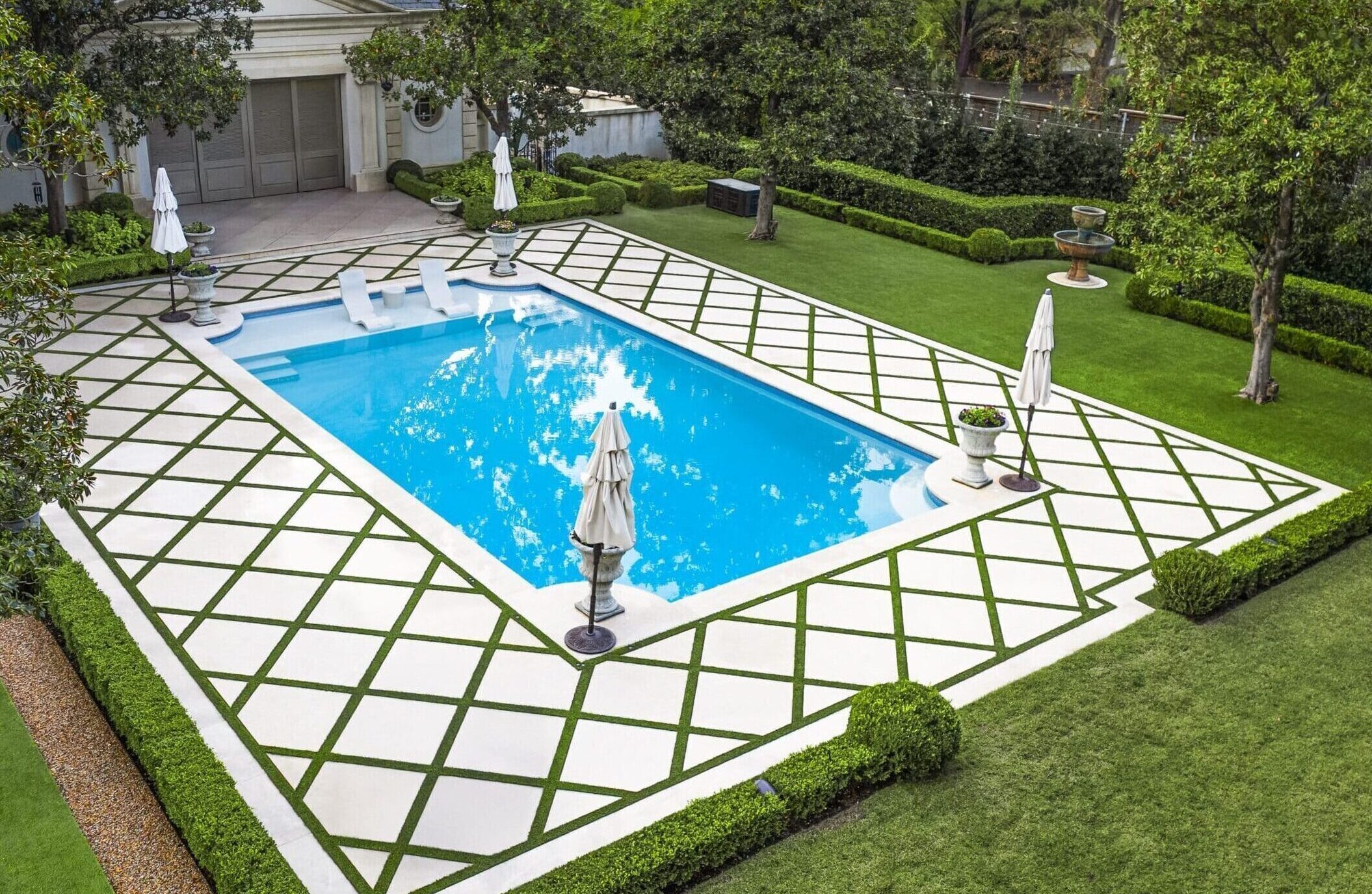 Expert Pool Design in Dallas, TX | Luxury Pools and Spas