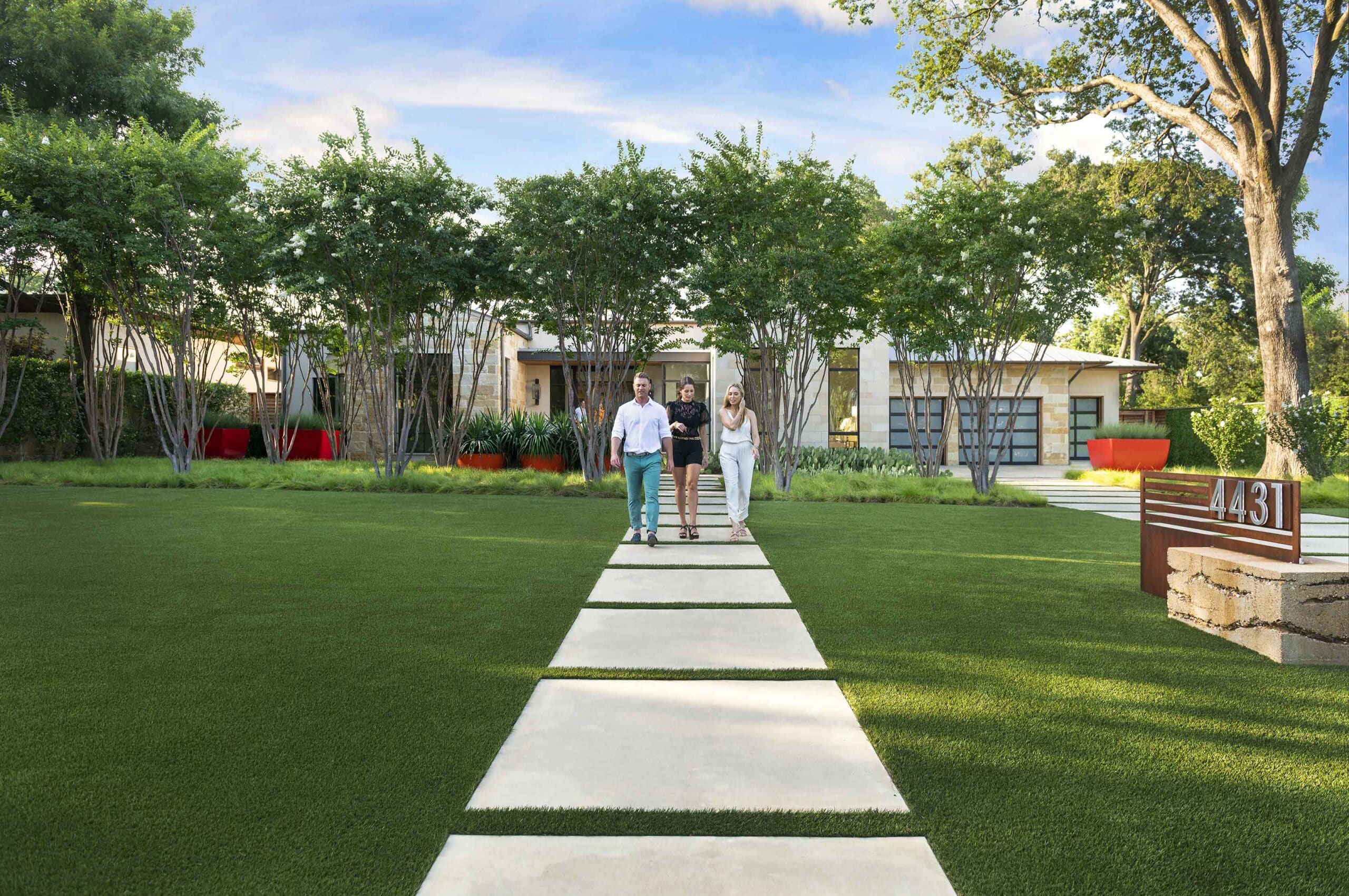 Best Modern Garden Designer Dallas - Fort WorthHarold Leidner Landscape Architects