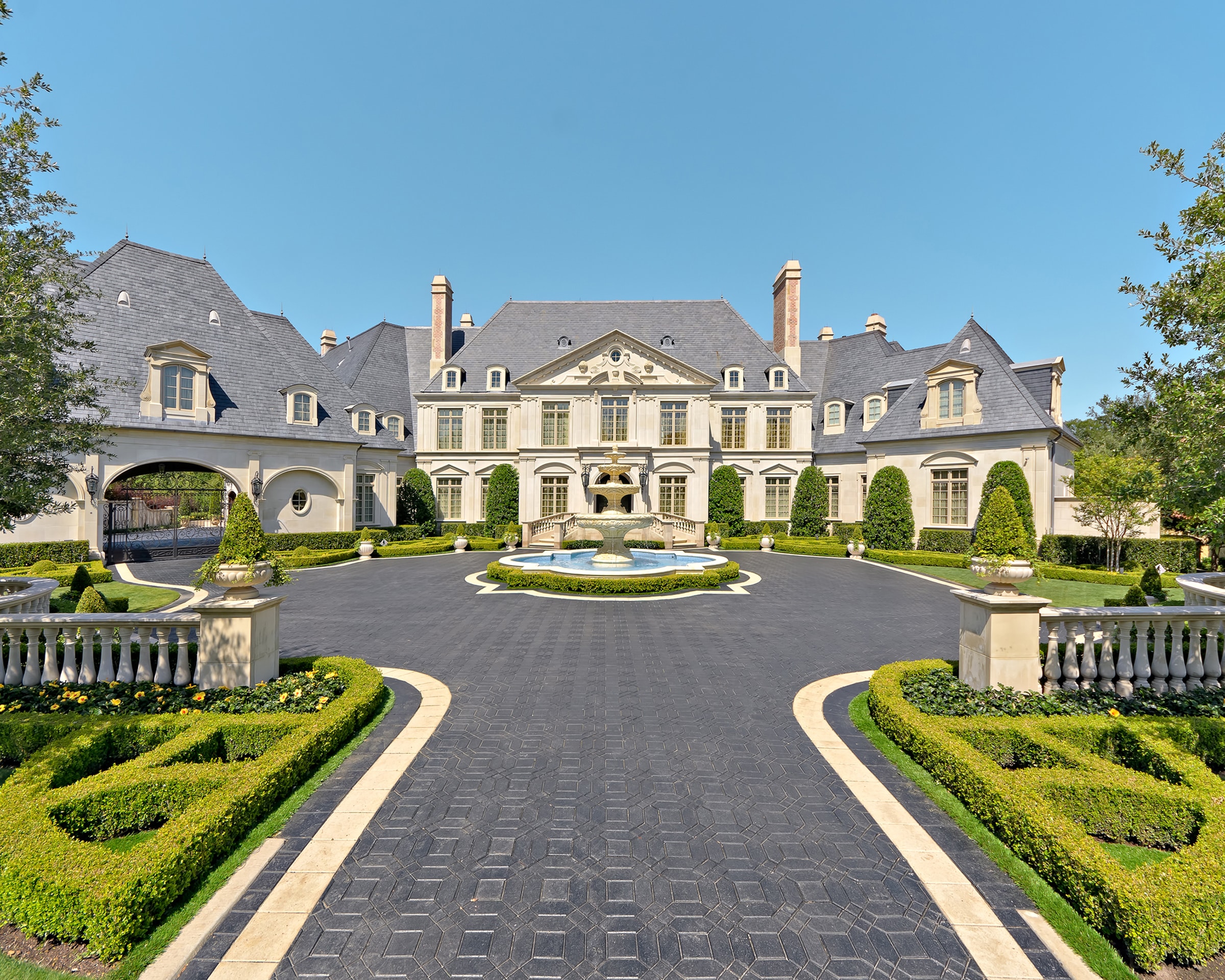 Paving Work Designer - Harold Leidner Landscape Architects
